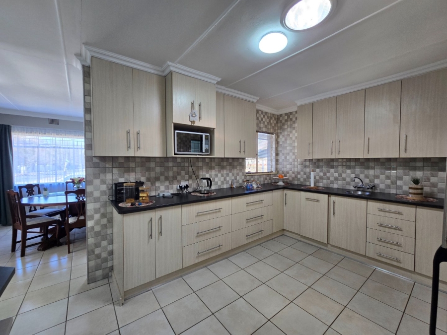 4 Bedroom Property for Sale in Bayswater Free State